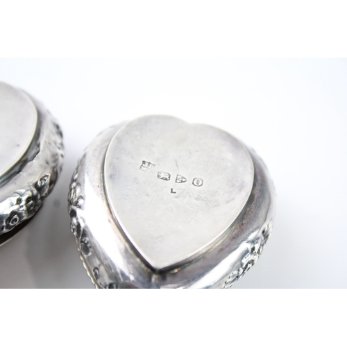 422 - 2 x Antique Victorian 1897 Chester Sterling Silver Heart Trinket Boxes (40g)