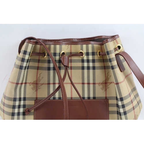 477 - BURBERRY London Beige Check Nova & Brown Leather Bucket Bag