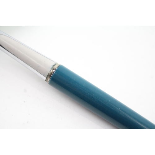 539 - Vintage Waterman C/F Teal Fountain Pen w/ 14ct Gold Nib WRITING