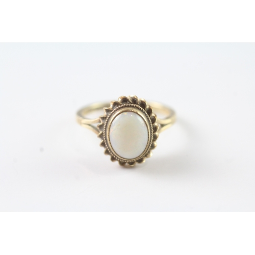 109 - 9ct gold vintage opal dress ring (2.3g) AS SEEN  Size L