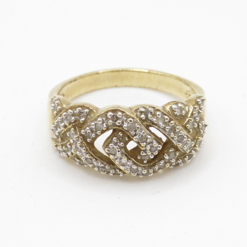 19 - 9ct gold diamond cross-over dress ring (3.9g) Size P