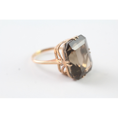 26 - 9ct rose gold smokey quartz dress ring (7.5g) Size P 1/2