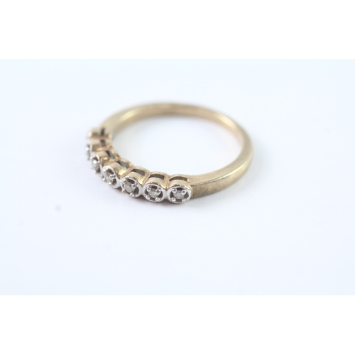 31 - 9ct gold diamond half eternity ring (3g) Size P