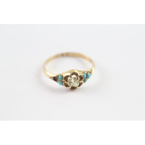 46 - 15ct gold turquoise and green gemstone ring (1.4g) Size J