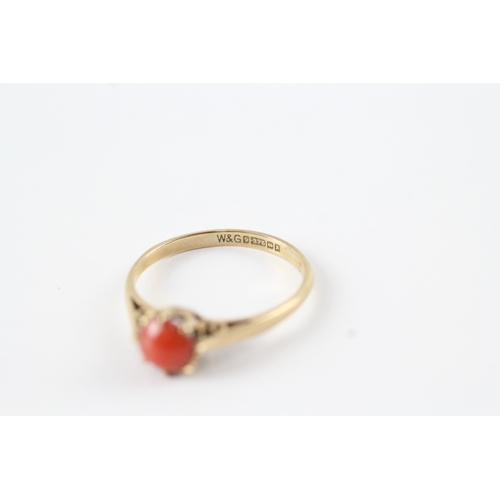 51 - 9ct gold red gemstone ring (1.6g) Size N