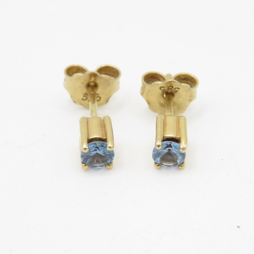 54 - 9ct gold topaz single stone earring (1.3g)