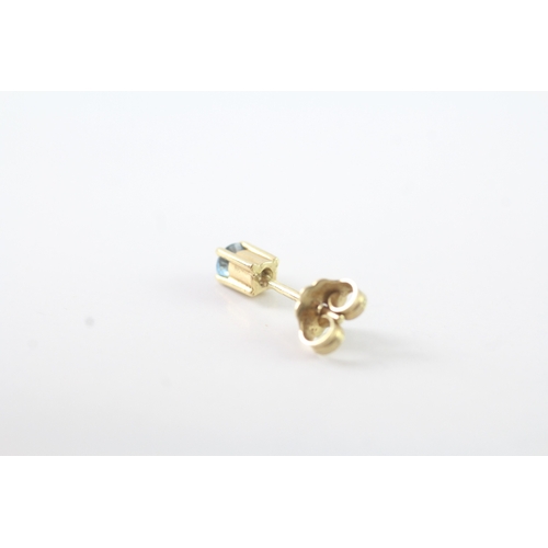 54 - 9ct gold topaz single stone earring (1.3g)