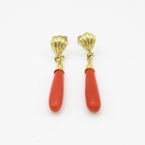 6 - 18ct gold coral drop earrings with 9ct gold backs (2.6g)