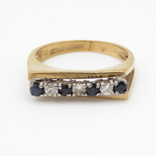 7 - 9ct gold vintage sapphire and diamond seven stone eternity ring (3g) Size N