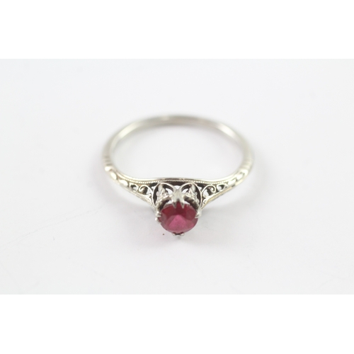 8 - 18ct white gold pink gemstone single stone ring (2.3g)