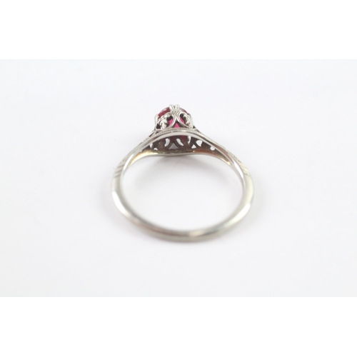 8 - 18ct white gold pink gemstone single stone ring (2.3g)