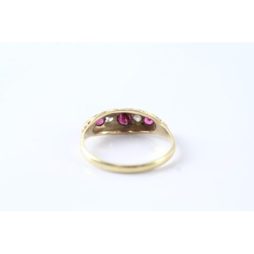 9 - 18ct gold vintage ruby and diamond set ring (2.7g) Size P