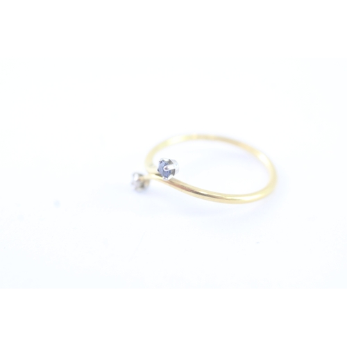 258 - 18ct gold sapphire & diamond two stone ring (1.4g) Size K 1/2