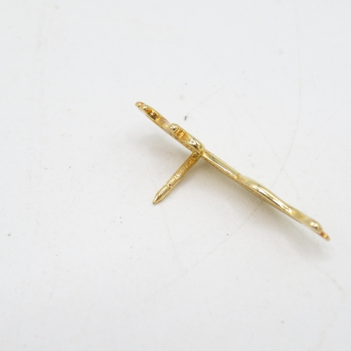 336 - 9ct gold Jaguar lapel badge