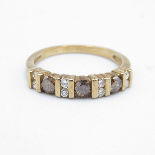 9ct gold diamond set eternity ring (2g) Size M