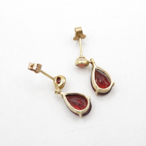 32 - 3x 9ct gold garnet drop earrings (3.3g)