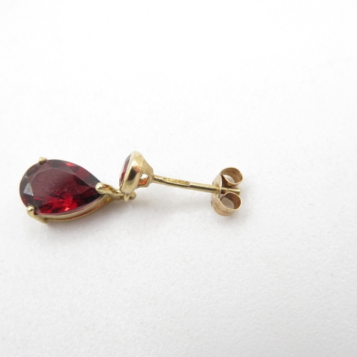 32 - 3x 9ct gold garnet drop earrings (3.3g)