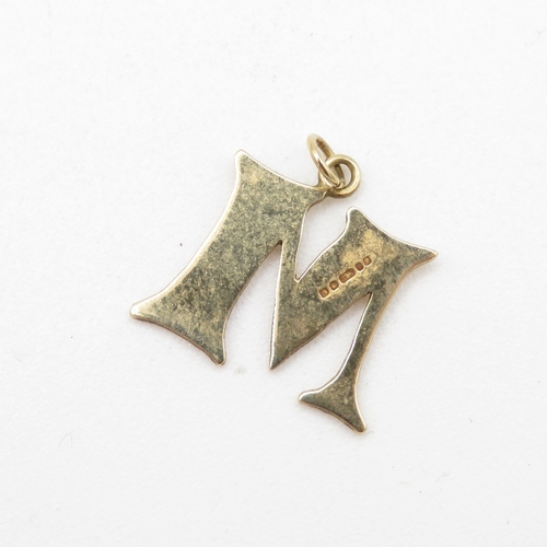 10 - 9ct gold vintage 'm' charm (1.1g)