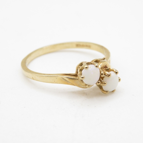 21 - 9ct gold opal toi et moi ring (1.4g) Size M