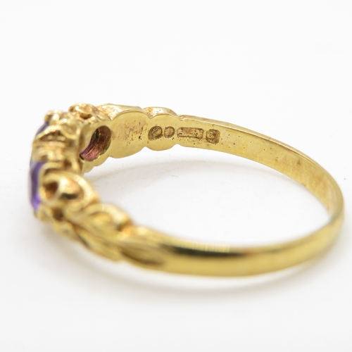 27 - 9ct gold amethyst trilogy patterned ring (2.4g) Size P 1/2