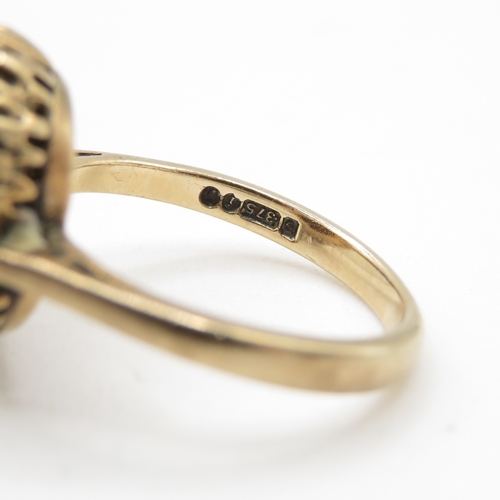 28 - 9ct gold vintage garnet cluster ring (3.5g) Size K