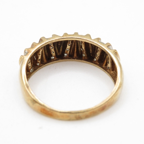 32 - 9ct gold diamond dress ring (3.1g) Size R