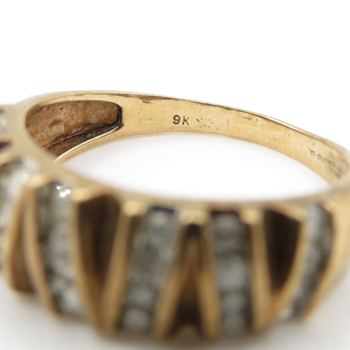 32 - 9ct gold diamond dress ring (3.1g) Size R