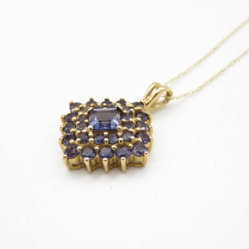 45 - 9ct gold tanzanite cluster pendant necklace (3.3g)