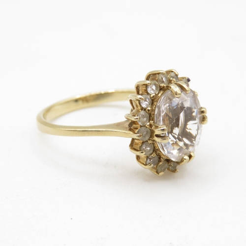 7 - 9ct gold clear gemstone cluster ring (3.3g) Size N