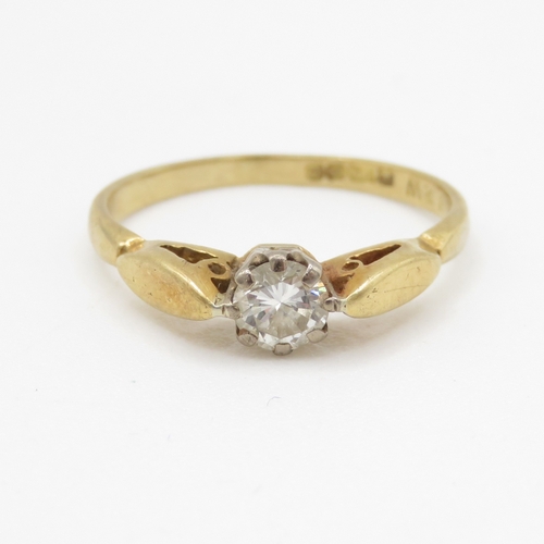 18ct gold diamond solitaire dress ring (2.1g) Size J 1/2