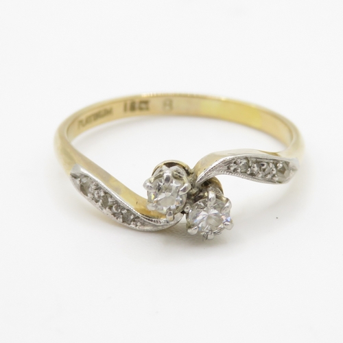 18ct gold diamond twin stone ring (2.6g) Size O