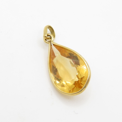 98 - 18ct gold pear cut citrine pendant (1.4g)