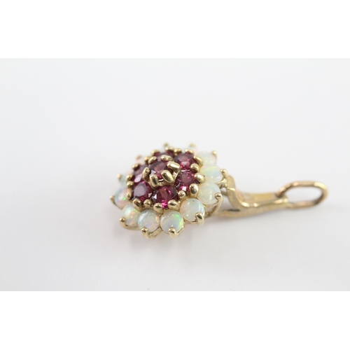 101 - 9ct gold opal garnet cluster pendant (2.6g)
