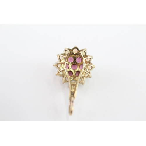 101 - 9ct gold opal garnet cluster pendant (2.6g)