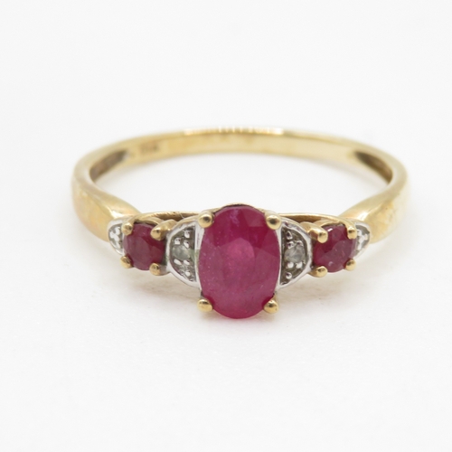187 - 9ct gold ruby & diamond dress ring (1.7g) Size O