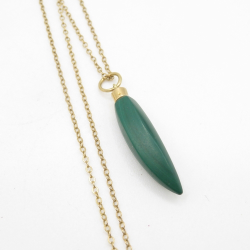 191 - 9ct gold malachite pendant on chain (2.9g)