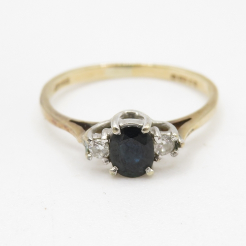 199 - 9ct gold sapphire and diamond trilogy ring (1.3g) Size K 1/2