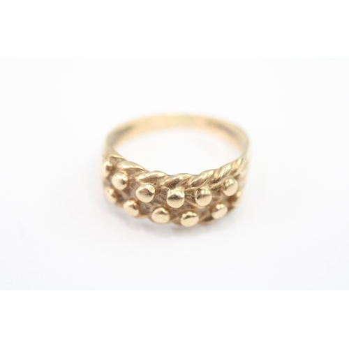 234 - 9ct gold vintage dress ring (4.2g) as seen - misshapen Size P