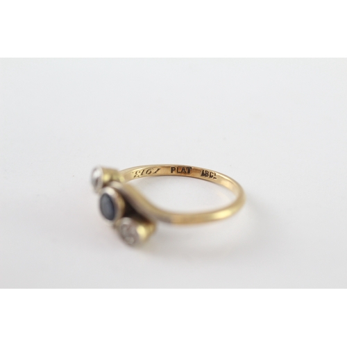 235 - 18ct gold & platinum sapphire & diamond trilogy ring (2.9g) Size L 1/2