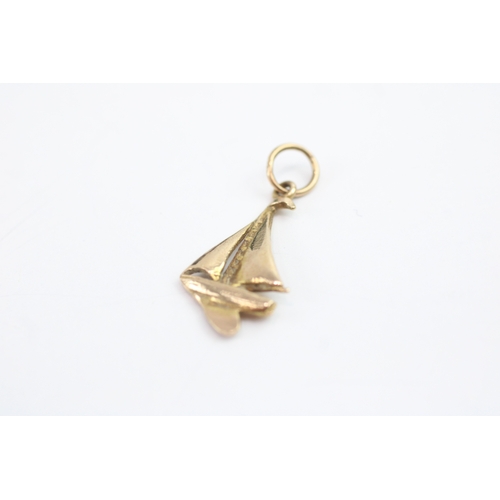 237 - 3x 9ct god anchor, boat & key charms (2.4g)