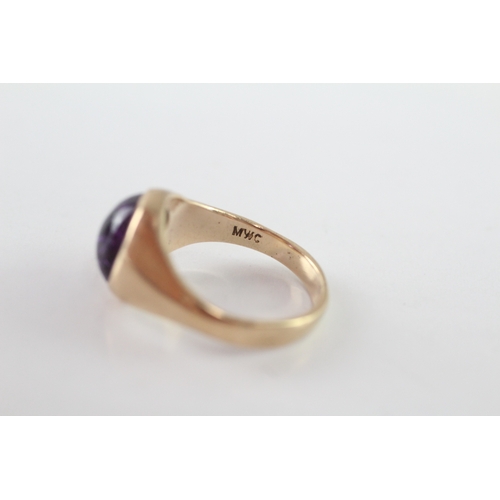 240 - 9ct gold antique cabochon amethyst dress ring (4g) Size K 1/2