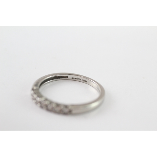 245 - .950 platinum diamond row ring (3g) Size M