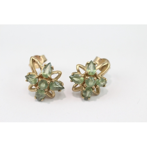 251 - 9ct gold peridot stud earrings (2.9g)