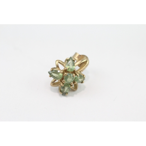251 - 9ct gold peridot stud earrings (2.9g)