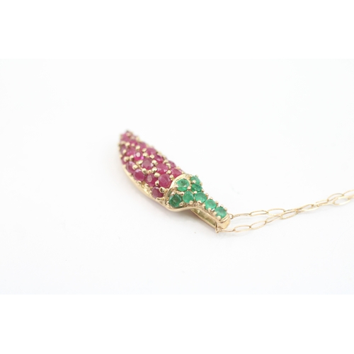 259 - 9ct gold ruby & emerald chilli pendant necklace (1.5g)