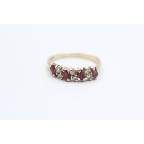 263 - 9ct gold ruby & diamond half eternity ring (1.5g) Size I