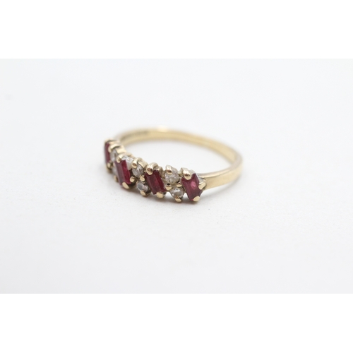 263 - 9ct gold ruby & diamond half eternity ring (1.5g) Size I