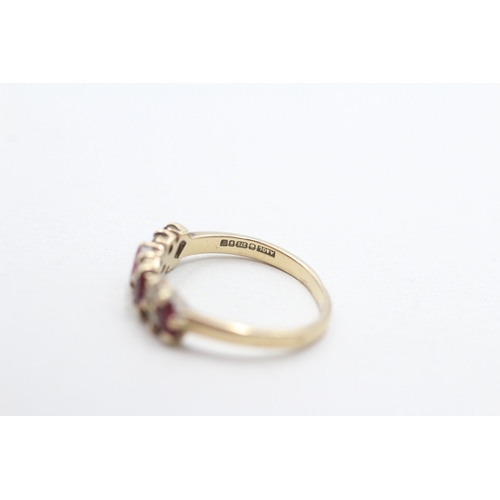 263 - 9ct gold ruby & diamond half eternity ring (1.5g) Size I