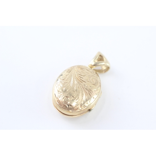 268 - 9ct gold agate locket (8.4g)