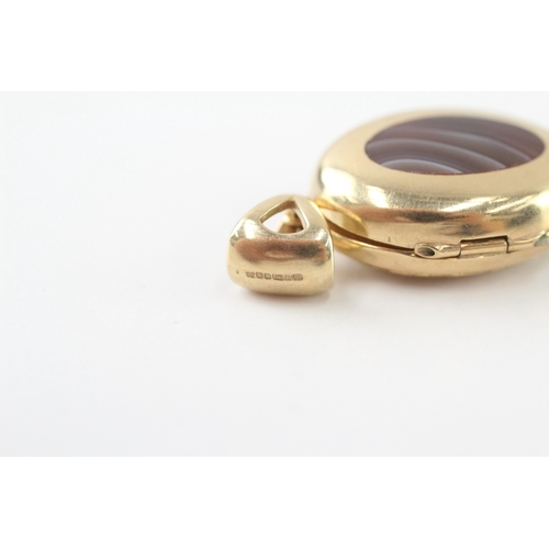 268 - 9ct gold agate locket (8.4g)